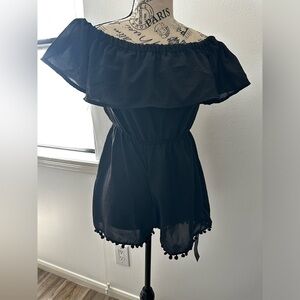 Romper Women's Size Small Black Solid One-Piece Rayon Blend Shorts Lightweight